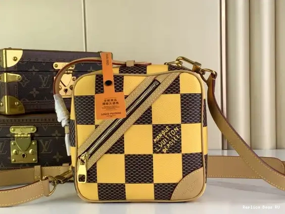 Affordable Chess LOUIS Messenger-24*24*8CM VUITTON 0521